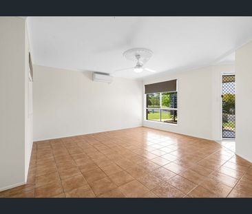 21 Halsworth Street, Cranley, Qld 4350 - Photo 2