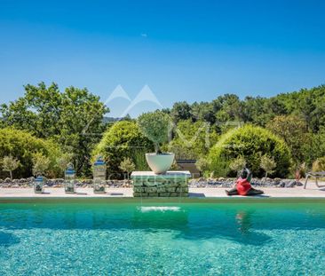 Proche Gordes - Belle bastide avec piscine chauffée - Photo 4