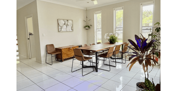 Beautiful Two-Storey Family Residence in Palmwoods - Photo 1