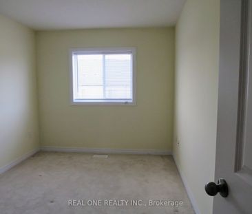 Townhouse For Lease | X8130592 - Photo 3