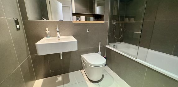 Vantage Building, Greater London, UB3 - Photo 2