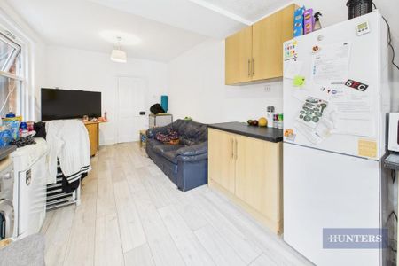 5 bedroom house to rent - Photo 2