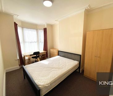 4 bedroom terraced house to rent - Photo 5