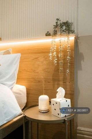 1 bedroom in a house share to rent - Photo 2