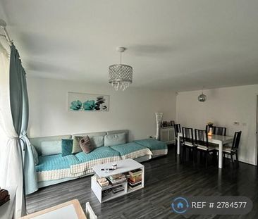 3 bedroom semi-detached house to rent - Photo 2