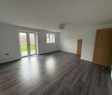 Milestone Road, Carterton, OX18 - Photo 1