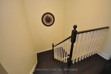 For Lease - 426 Orange Walk Crescent, Mississauga, Ontario - Photo 3