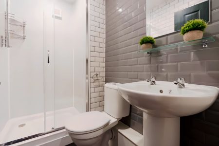 8 Bedrooms - Photo 5