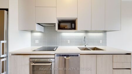 For Lease - 15 Water Walk Drive Unit# 827, Markham, Ontario - Photo 4