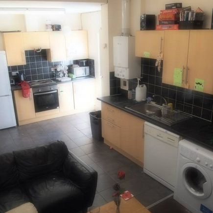 Room available - Photo 4