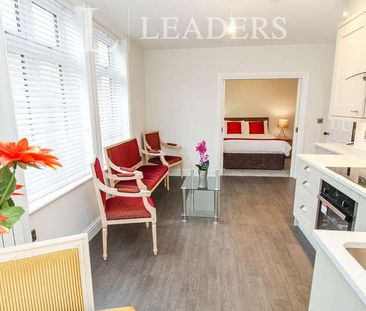 Warwick Corner, Kenilworth, CV8 - Photo 4