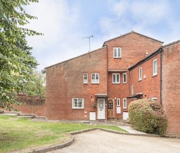 2 bedroom terraced house to rent - Photo 4