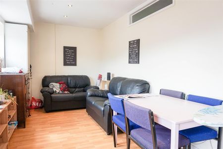 Flat 18, Headingley Rise Welton Road, Hyde Park, Leeds, LS6 1EE - Photo 5