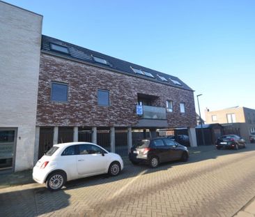 Appartement met 2 slaapkamers & autostandplaats - Photo 1