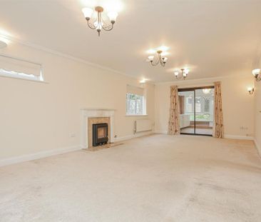 5 bedroom detached house to rent - Photo 1