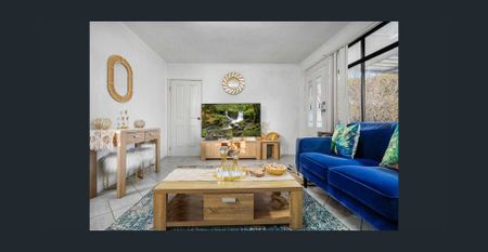 Three Bedroom Home - Photo 3