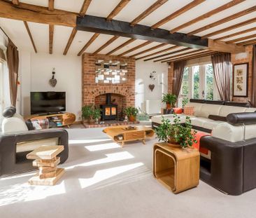 4 bedroom barn conversion to rent - Photo 1