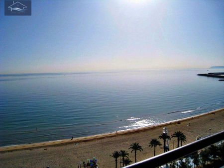 4 room luxury Flat for rent in Alicante, Spain - Photo 4