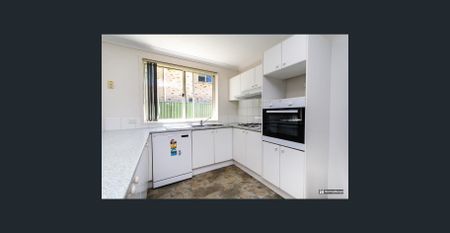 Large four bedroom home - Photo 3