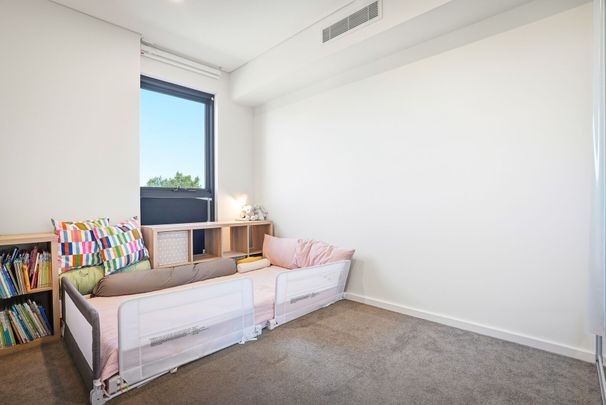 Lifestyle & Convenience Meet in This 2-Bedroom Apartment - Photo 1