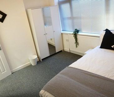 5 bedroom house of multiple occupation to rent - Photo 2
