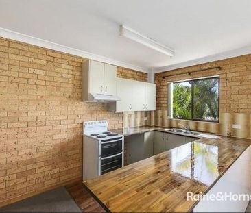 Charming 3-Bedroom Home in Port Macquarie - Photo 4