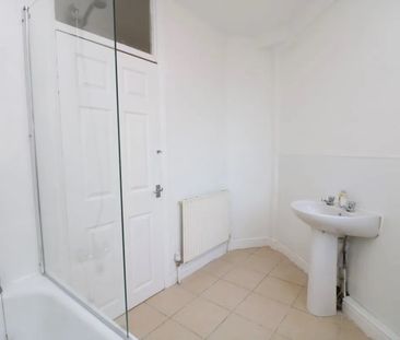 2 Bed Flat, Chatsworth Court, E5 - Photo 1