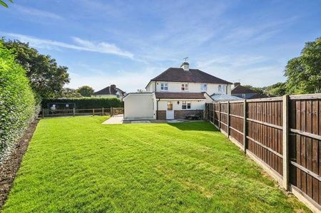 Mayles Close, Wickham, PO17 - Photo 2