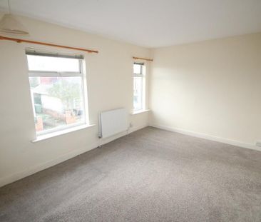 2 bedroom end of terrace house to rent - Photo 3