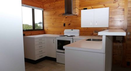 Charming Lockwood Family Home in Raumati South - Photo 4