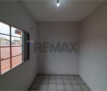 Sobrado piso superior com 2 Dormitórios, Varanda, Porão e Área de L... - Foto 1