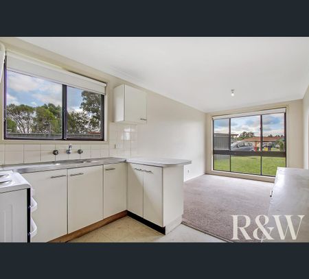 10 Magyar Place, Oakhurst, NSW 2761 - Photo 3