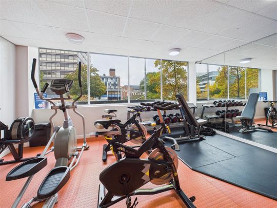 1 bedroom Studio flat to rent - Photo 1