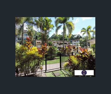 Stylish Inner-City Apartment with Dual Courtyards - Photo 4