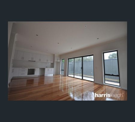 5/14 Quick Street, Pascoe Vale, Vic 3044 - Photo 4