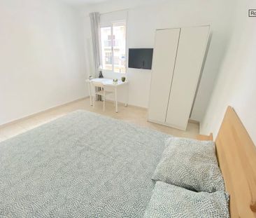 Plaza Gelo, Sevilla, Andalusia 41009 - Photo 2