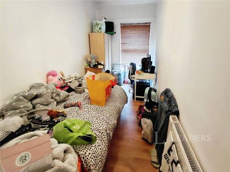 6 bedroom house to rent Standish Road, Manchester, M14 - Photo 2