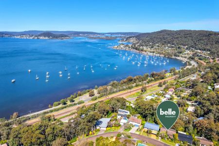 A Private Sanctuary with Sweeping Water and Bush Views Available from 17 January, 2026 - Photo 5
