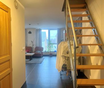 Duplex-appartement met 2 slaapkamers en garage. - Photo 1