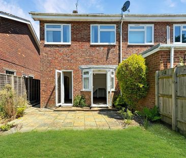 3 bedroom semi-detached house to rent - Photo 6