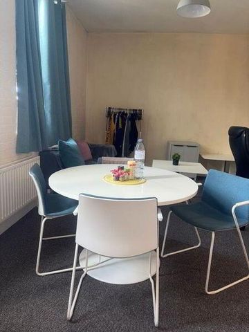 APT Johnston And Allen, 16 VICTORIA STREET, Lurgan, BT67 9GA - Photo 2