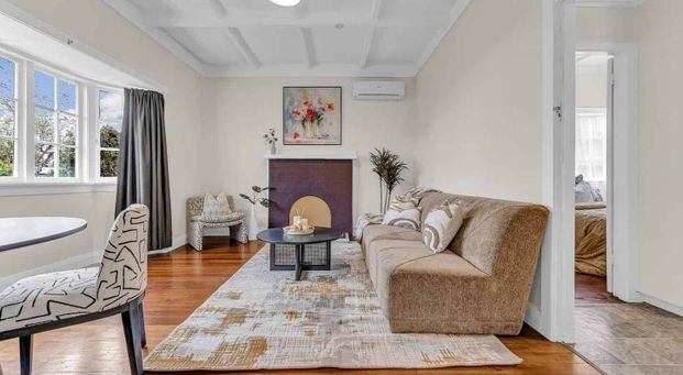 Pet-Friendly 3-Bedroom Bungalow in Avondale - Photo 1