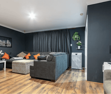 Modern & Striking Family Home in Quiet Cul-de-Sac - Prime Clarkson ... - Photo 3