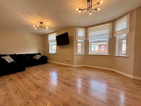 2 bedroom flat to rent - Photo 2