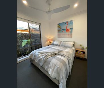 39 Seashell Avenue, Mermaid Beach, Qld 4218 - Photo 4