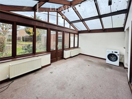 3 bedroom semi-detached house to rent - Photo 2