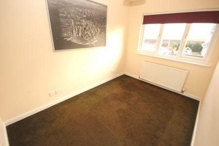 18 Den View, AB42 4PB, Peterhead - Photo 4