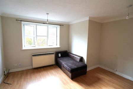 Boscombe Road, Southend-On-Sea - Photo 2