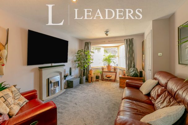 3 bedroom house to rent Le Patourel Close, Christchurch, BH23 - Photo 1