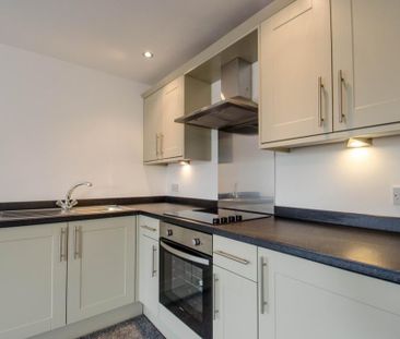 1 bedroom flat to rent - Photo 6